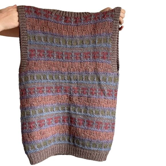 Vintage Womens Hand Knit Boston Traders Wool V Neck Preppy Sweater Vest Sz S - Picture 8 of 9